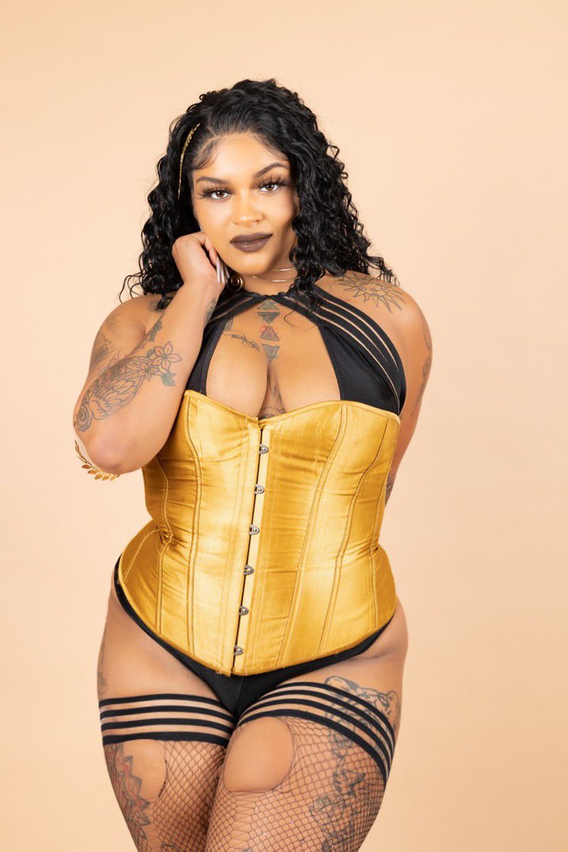 cleovsbree's tweet photo. Your Favorite BBW 💫 https://t.co/mYvSJAzi3E