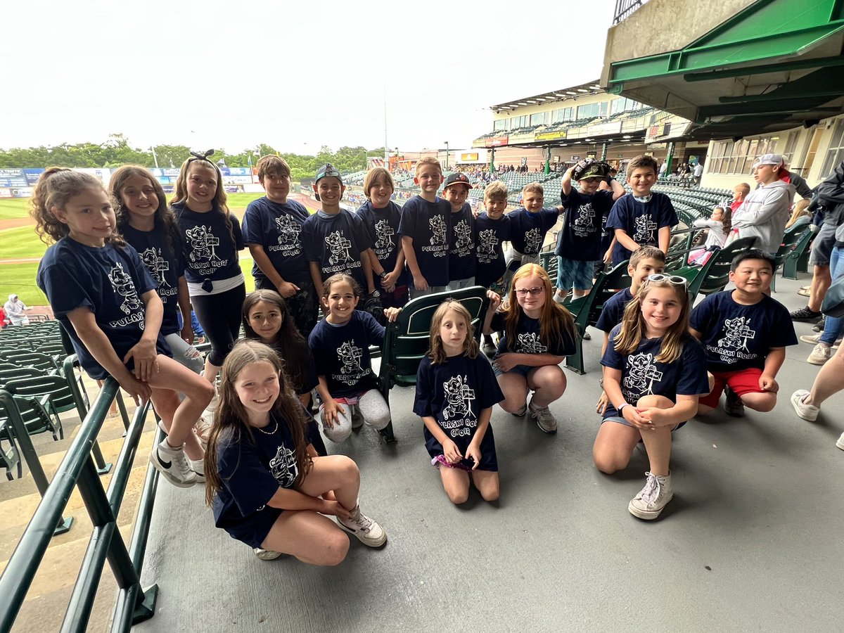 PrncipalBeekman's tweet photo. Pulaski students proudly sing the National Anthem at the LI Ducks game on Flag Day!
#pulaskipride https://t.co/TTx04DvkRE
