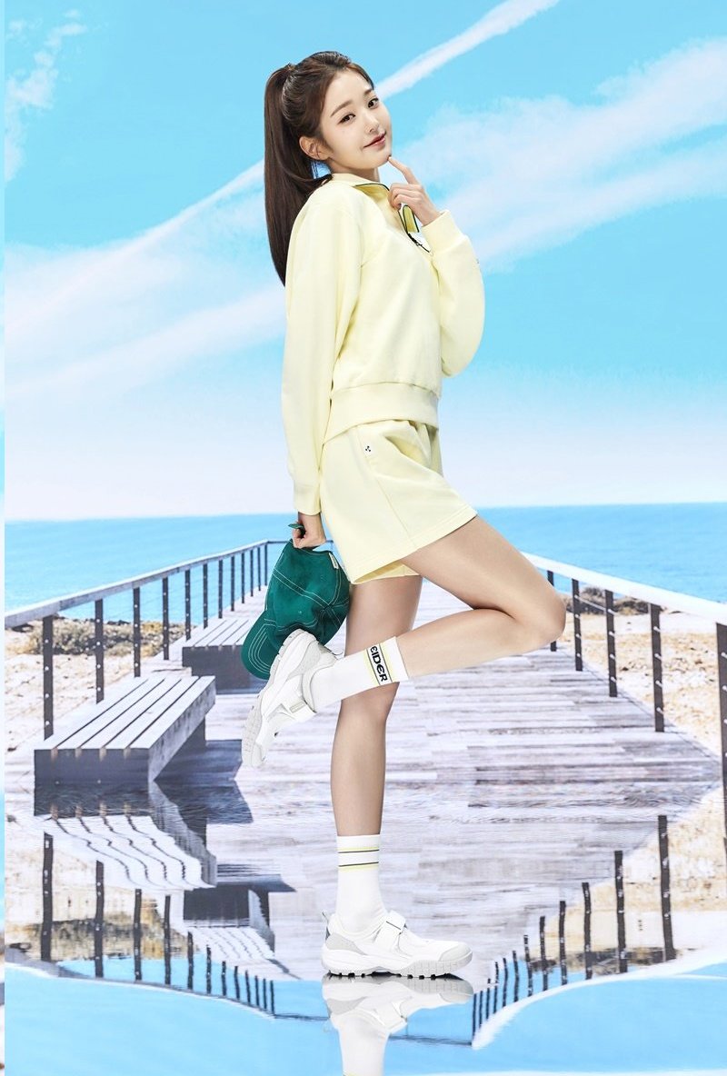 iveyouth's tweet photo. [EIDER] #장원영 https://t.co/iug7CH5YiY