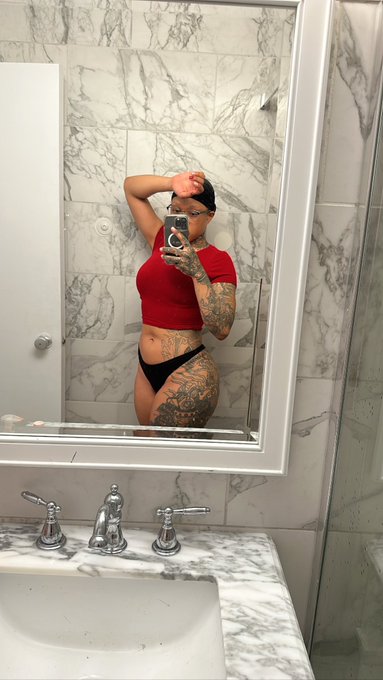 Sometimes you just gotta be here https://t.co/GQLvcRGdog https://t.co/YSqZ7FbO1t<a href="/tag/thereallulbenzie"class="tags"><span>#thereallulbenzie</span></a><a href="/tag/lulbenzie"class="tags"><span>#lulbenzie</span></a>