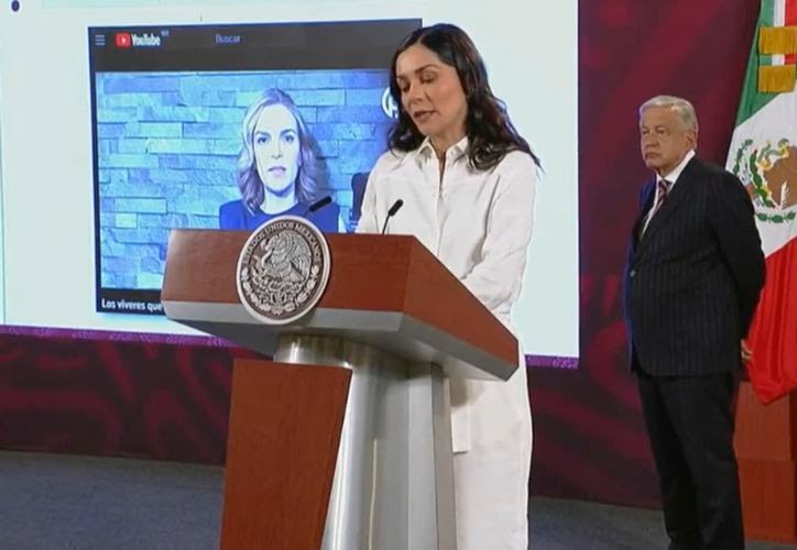 novenomusic's tweet photo. No saben la rabia que me da esta imagen. El presidente más p1t0 chico que ha tenido este país. Y una tartamud4 sin preparación atacando, en cadena nacional, el trabajo periodístico de una mexicana suspicaz. 

¿Tan fácil que era poner la imagen de los documentos donde se reciben completos los inventarios y la imagen de los víveres recolectados no creen? 

Imágenes que no existen, víveres que fueron utilizados para beneficiar a todos menos a los necesitados. 

Espero que el próximo presidente, sea del partido que sea, no desperdicie los recursos públicos atacando a quienes cuestionen su gestión.