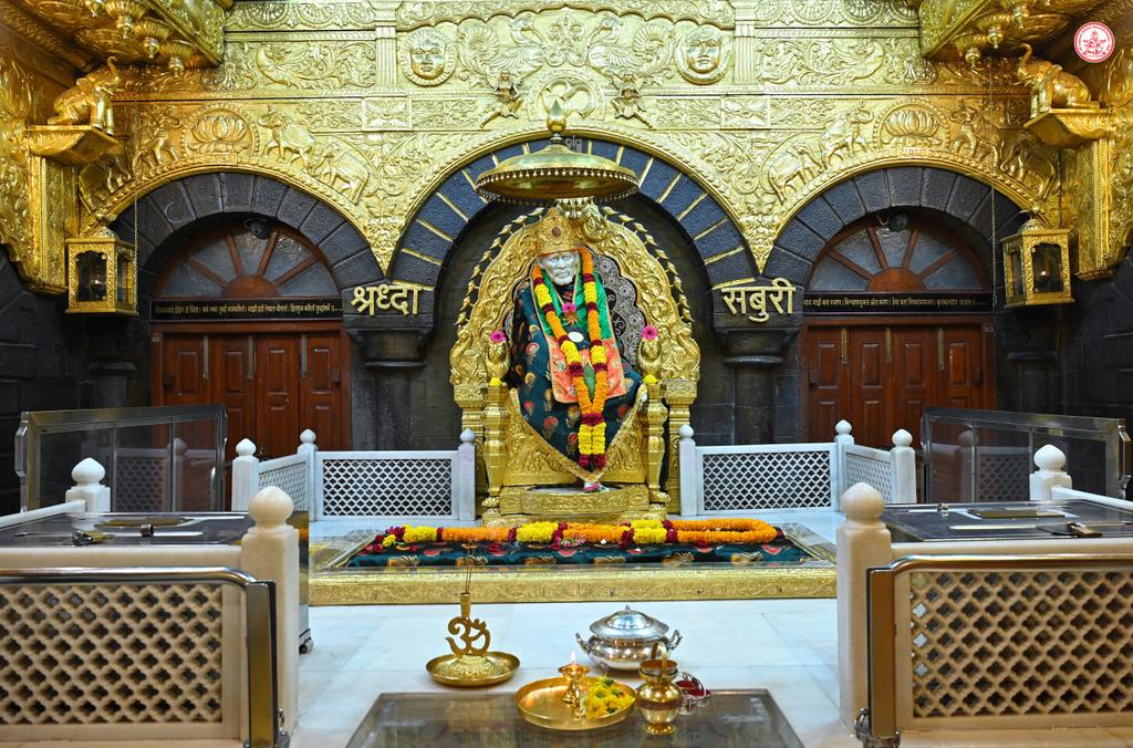 SSSTShirdi's tweet photo. *!! ॐ साई राम !!*
*श्री साईबाबा संस्थान विश्वस्त व्यवस्था,शिर्डी*
*!! ॐ Sai Ram !!*
*Shri Saibaba Sansthan Trust, Shirdi*
≈≈≈≈≈≈≈≈≈≈≈≈≈≈≈≈≈
*आरती :- शिर्डी माझे पंढरपुर*
*गुरुवार १५ जून २०२३*     
*Aarti :-Shirdi Majhe Pandharpur*
*Thursday 15 June 2023* https://t.co/w6baJzqtQ6