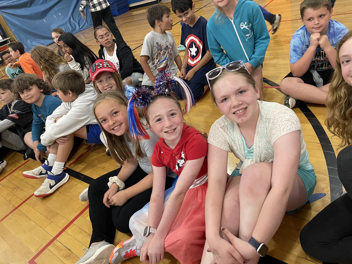 NMurphySRE's tweet photo. Enjoyed our Flag Day Celebration on Red, White, and Blue Day! 🇺🇸Thanks, @mrscannanband and everyone else who put this together! 
#Monthoffun 
#Warriorsatwork https://t.co/tWkz8Ehaky