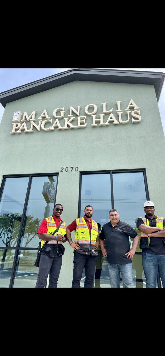 WatermanGC's tweet photo. Punch list time at the Haus!
Proud of this team for the ultra fast build & turn around- we need to setup a 🥞 short stack competition with Patricia, Israel, Brenden & Kadari vs a few local athletes once open and serving 🍳 🥓 ! Let’s go 210 SA! #Construction #adoptaroadrunner https://t.co/0pHhFECm9E