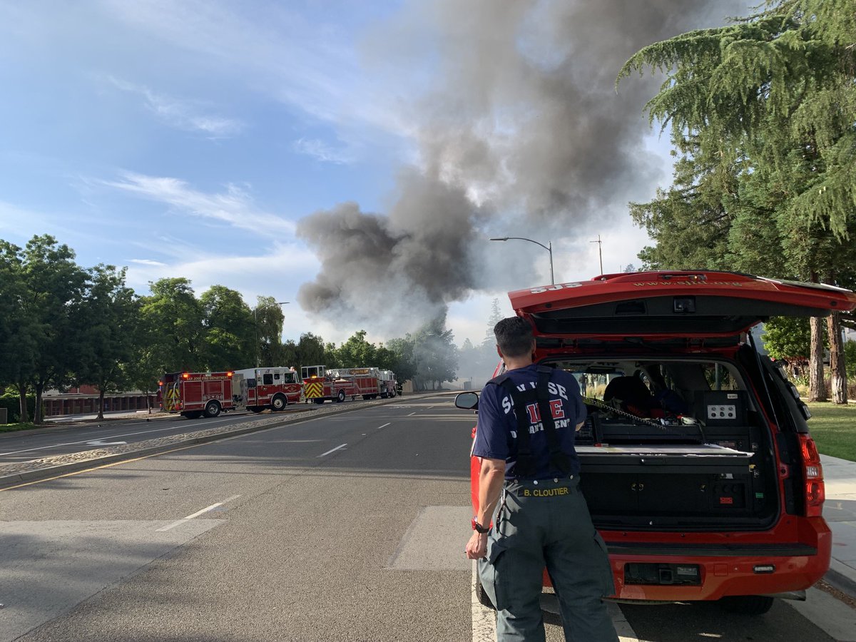 Firefighters are on scene of a 2-alarm structure fire at a commercial building in the area of Blossom Hill Rd and Cottle Rd. Roads are closed and traffic is delayed. Please do NOT drive over any fire hose. Obey all directions from fire crews and police officers. ⁦<a href="/SJPD_PIO/">San José Police Media Relations</a>⁩