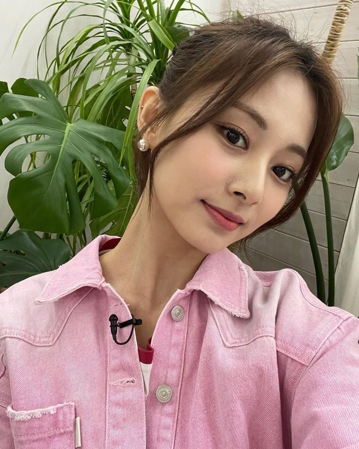 Yami_JN's tweet photo. Happy Birthday a nuestra linda Tzuyu ❤
#HappyDayTzuyu
#TwiceTzuyu
#HappyBirthday https://t.co/9tTB3CHnwe