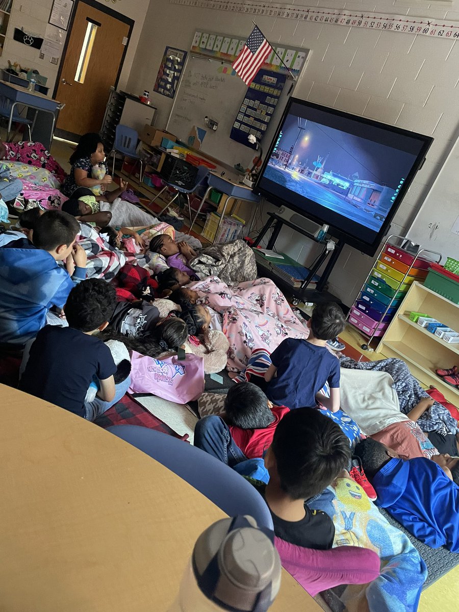 Mason2nd's tweet photo. It’s the last week of school!!  Popcorn and a movie!! https://t.co/6rUduXRn4K