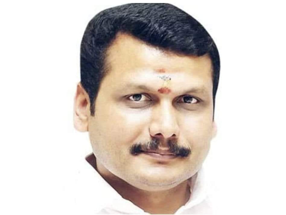 VijayaKumarRith's tweet photo. ஓட்காவின் ஓவர்டேக்கே..! 
பிராந்தியின் பிரபஞ்சமே..! 
ஒயினின் ஒளிவிளக்கே..!! 
கூலீங் பீர் குலவிளக்கே..! 
ரம்மின் ராஜாங்கமே..! 
விஸ்கியின் விஸ்வரூப���ே..!! 
டக்கிலாவின் டக்காலிட்டியே..!! 
பத்து ரூபாய் பகலவனே.. 😂😂😂
திமுகவை மூத்திர சந்தில் நிறுத்த போகும்.. 
சாராயமே நீர் வாழ்க👆 https://t.co/cGJUBtLQwz