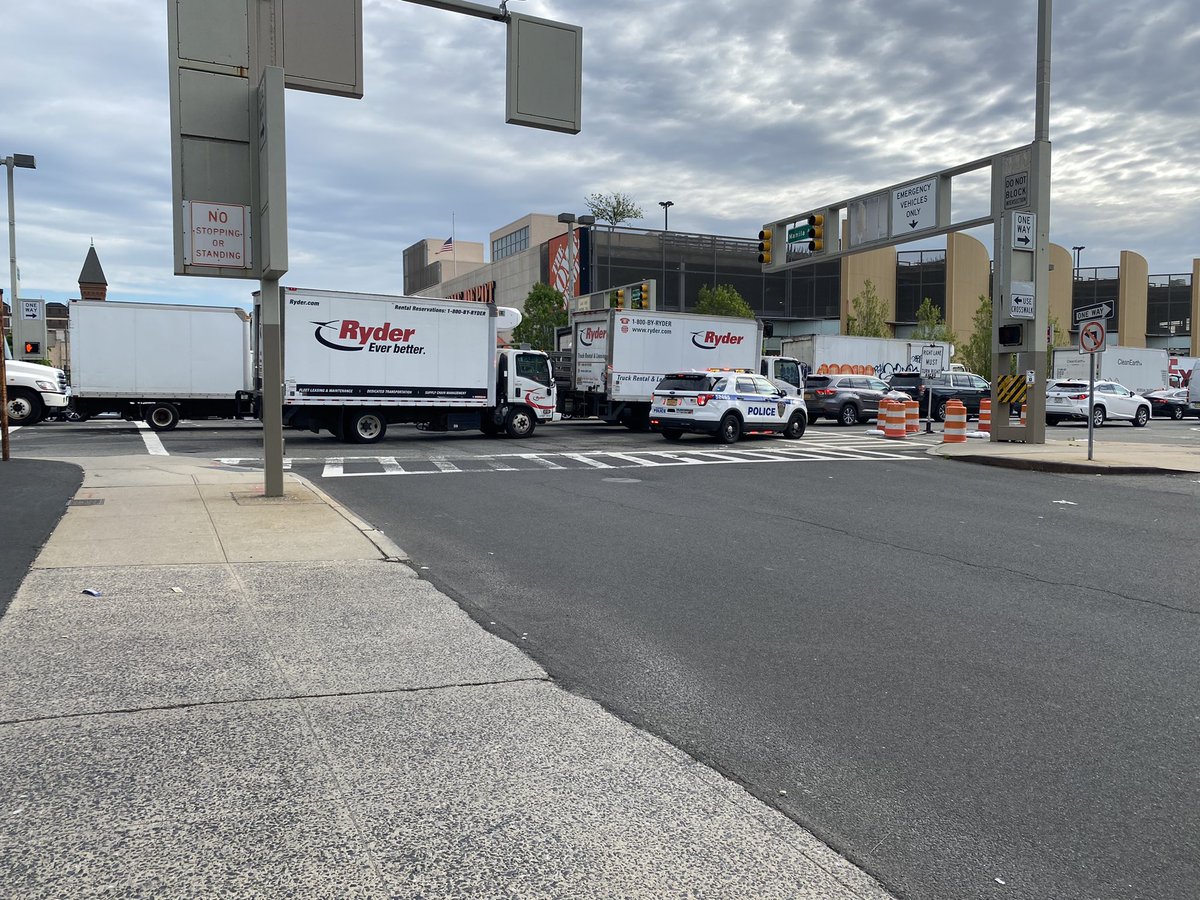 GregorMarx1's tweet image. If it helps cut this nonsense down, I’m for the plan.

You could always encourage commuters to car pool too - I see too many single-occupancy cars gumming up the works.

#InvestInPublicTransit