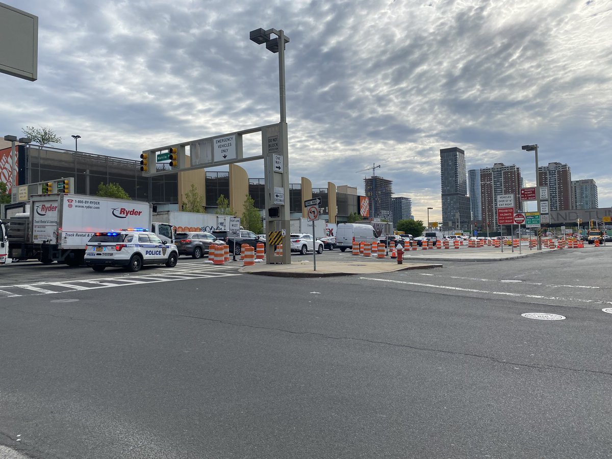 GregorMarx1's tweet image. If it helps cut this nonsense down, I’m for the plan.

You could always encourage commuters to car pool too - I see too many single-occupancy cars gumming up the works.

#InvestInPublicTransit