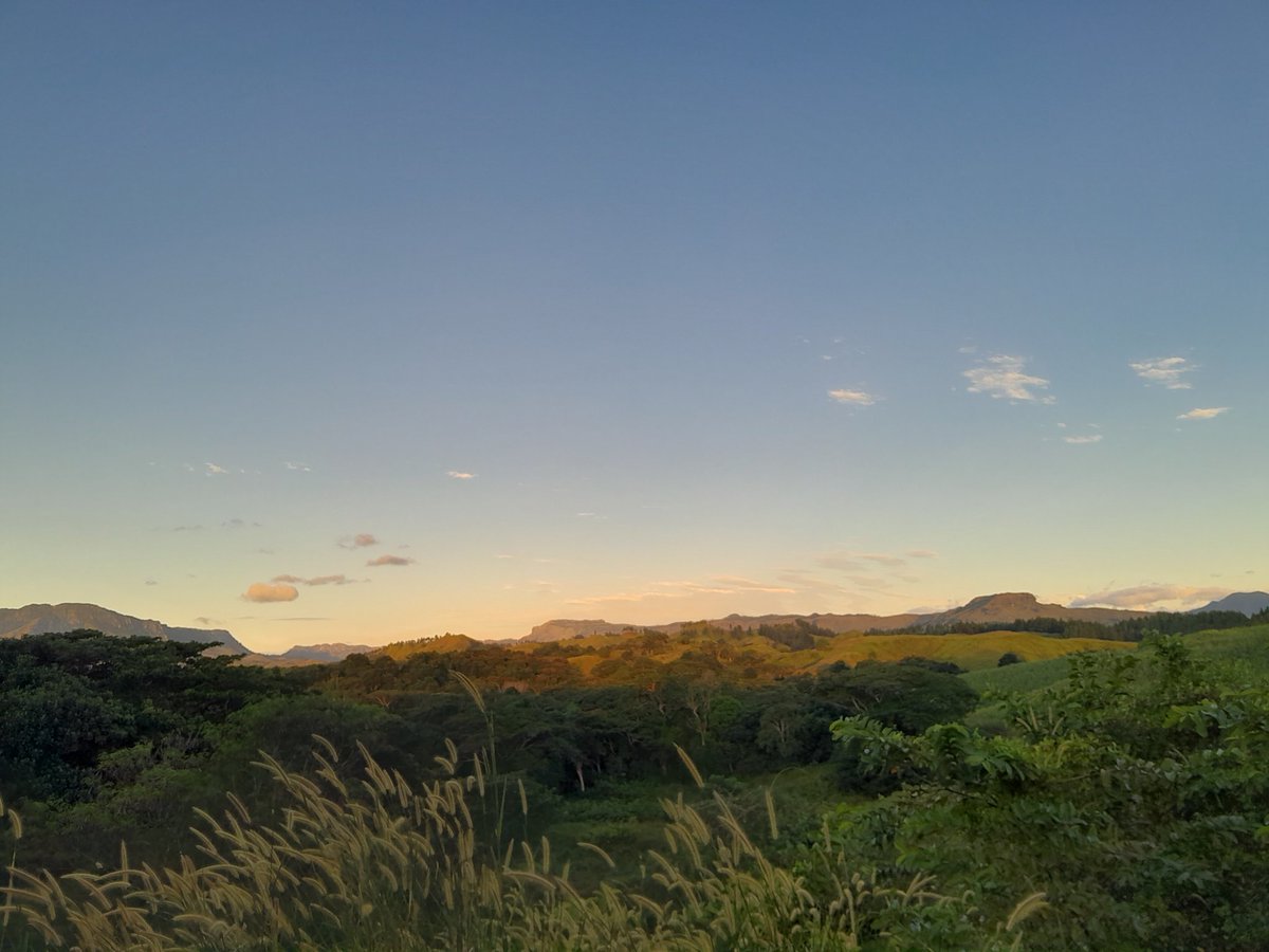 tmoeofo's tweet photo. Beautiful, peaceful and a relaxing stay at my nephew's place (Greg & his wife Kasa Qarikau), Una (my Sister) . Moce mada Savalau, thank you so so much! Mum & I missing the place already. #sotatale #Godisgood https://t.co/uxjI1OafQD