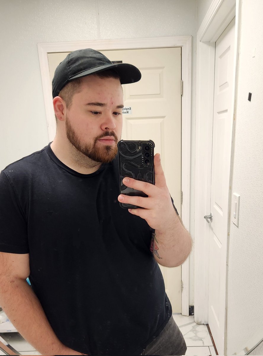 JonnyHobbit's tweet photo. Work mirror selfie in celebration of my last week of suffering in the tea shop. https://t.co/tl0wgEQnQR