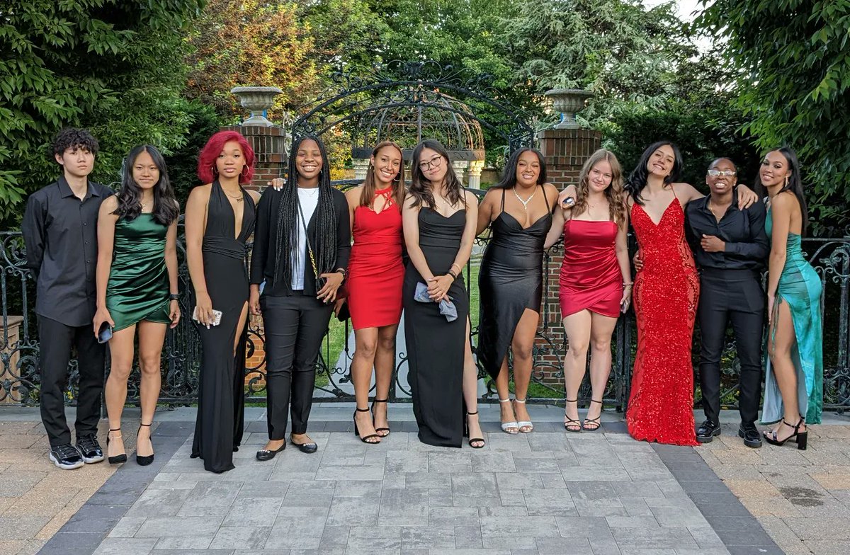 HoopsQueens's tweet photo. Our wonderful team at the Francis Lewis High School Sports Banquet!! Although 9 graduate, we'll always share memories of all the burpees and stairs!  Miss you all!

#NYC #Queens #basketball #hoops #womensbasketball https://t.co/pwShd1lTRV