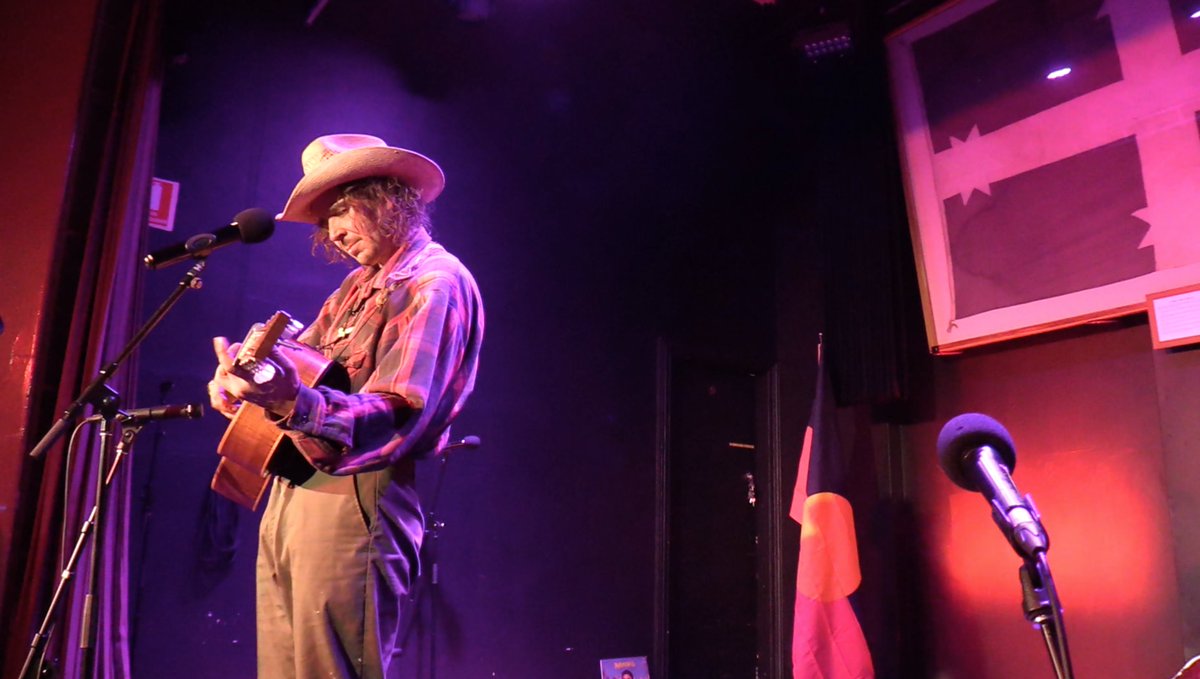 rexhardware's tweet image. Archer opens for KAMAHL at Trades Hall in Ballarat