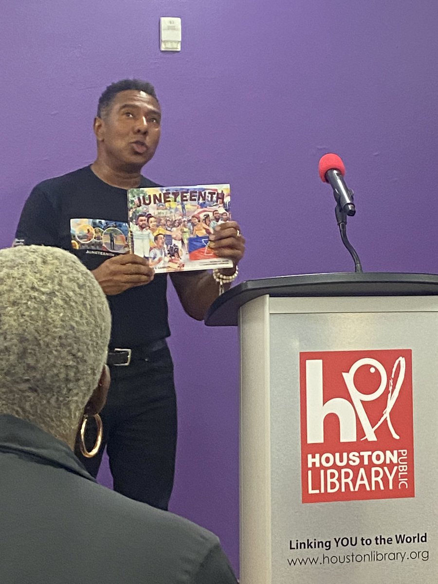 ChasAlade's tweet photo. Today I had the privilege to attend the opening event of the #absoluteequality mural at the American American Library in Houston. Great job Reginald Adams. https://t.co/yO5oBAW7MQ