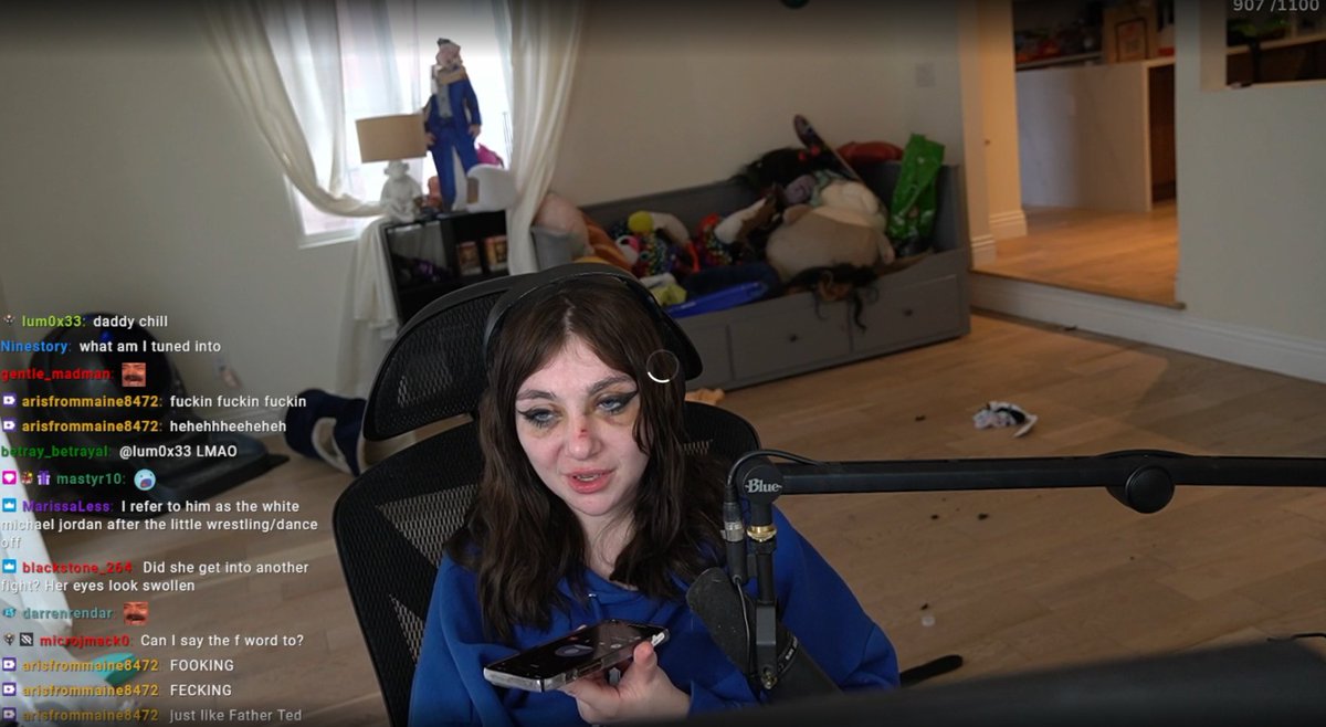 I clicked on a JustaMinx stream and she has 200 viewers, she's on the phone calling her dad fat, her house is a mess and it looks like she has 2 black eyes

What the fuck happened lmfao