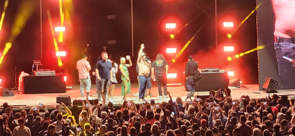 jdverner's tweet photo. @bertkreischer @fullyloadedfest Couldn't make the show in OKC so flew into to NYC to see opening night. https://t.co/xfHIEWKr3p