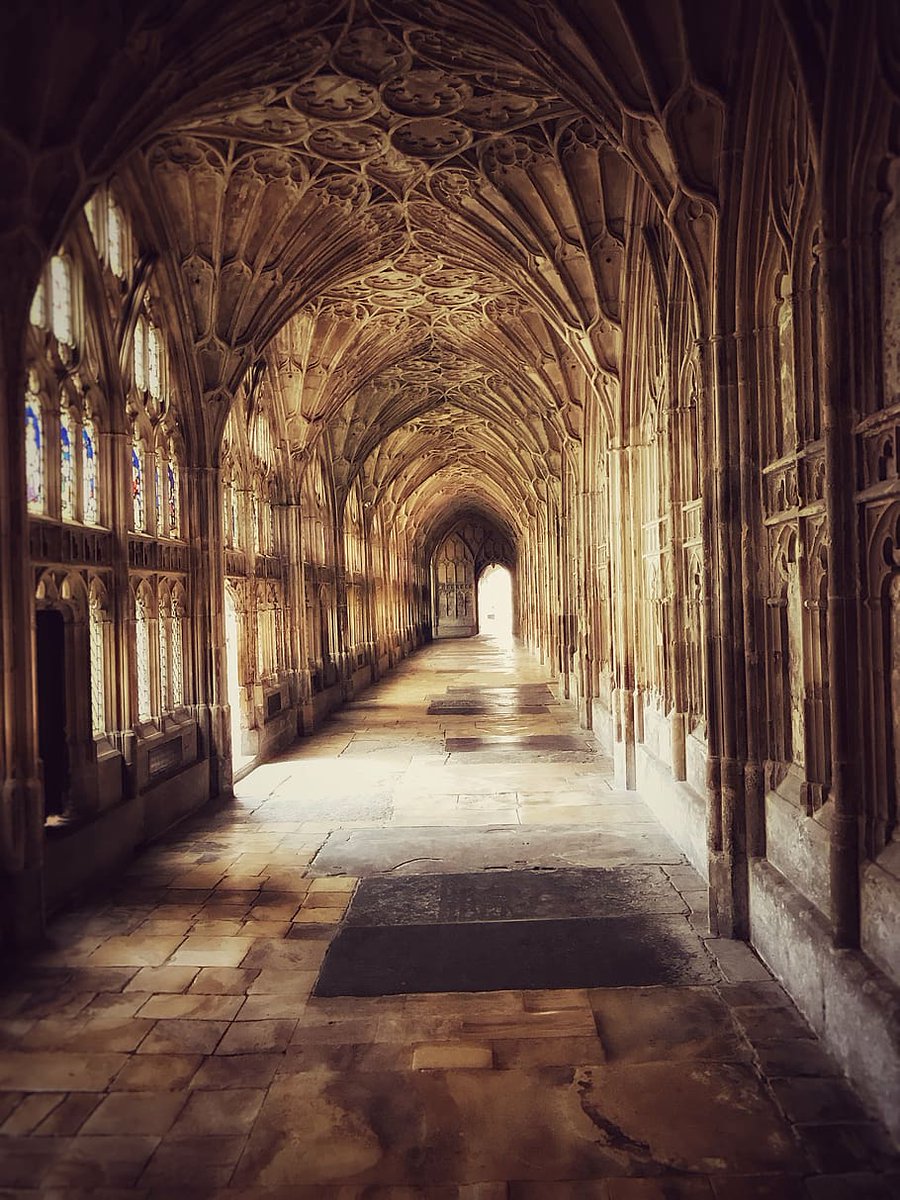 'The cloister at Worcester Cathedral'
(Norman/Gothic)
Years Built ~ (1084–1504)
Architect - John Clyve