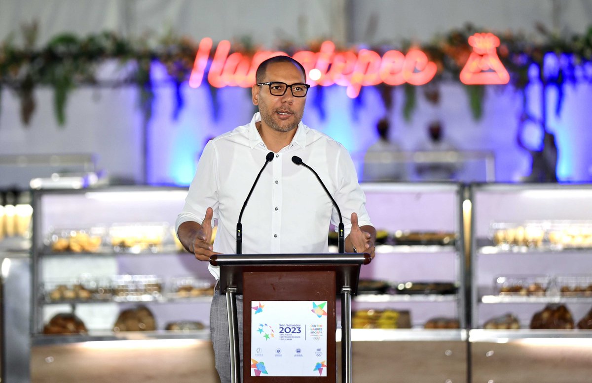 SSalvador2023's tweet photo. 🇸🇻👨🍳🤩
"We invited all of you to come today and get a first-hand look at the dining room in Villa Centroamericana y el Caribe”, @ybukele, president from COSSAN2023.
#ItsTimeToGoBeyond
#SanSalvador2023 https://t.co/HcBa3srt40