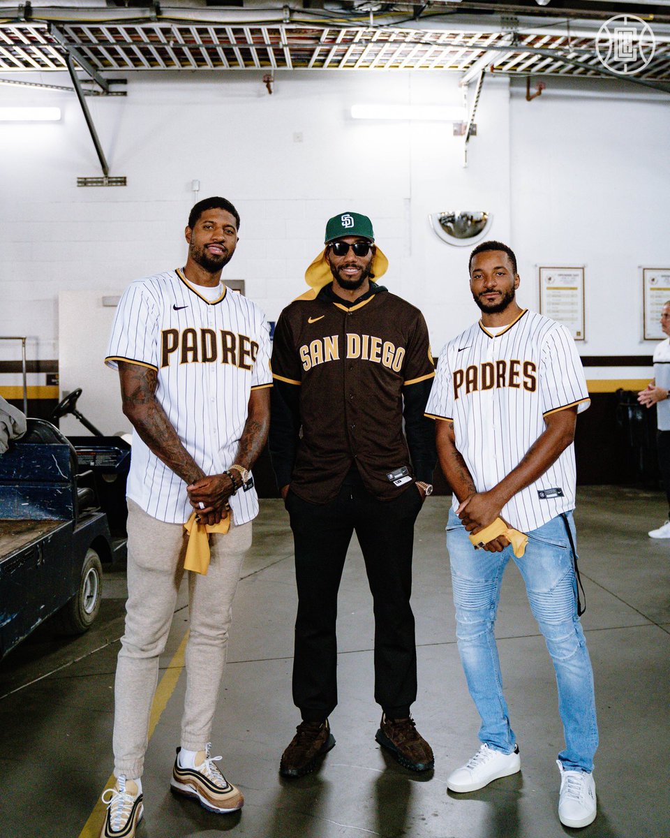 DevineGospel's tweet photo. Paul George is that dude. 

Clippers might not be in San Diego but they definitely are the NBA team of the city. 

Always repping. https://t.co/0qQxVyqgXI