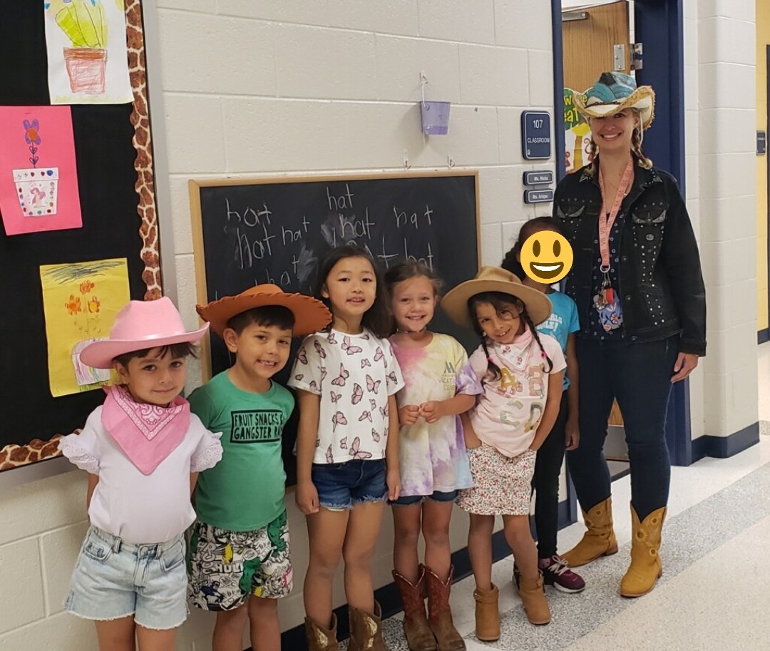 KinderHicks tweet media