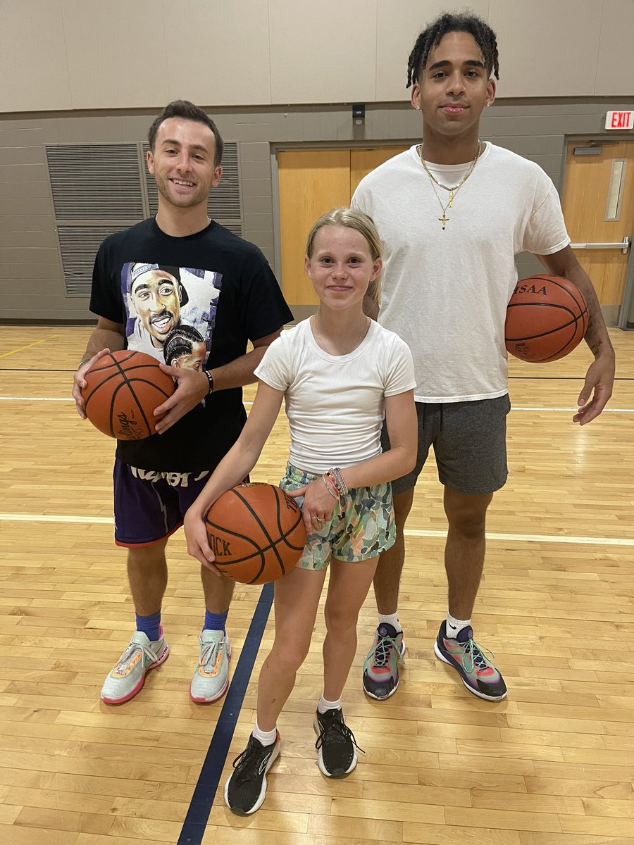 SplashUnited3's tweet photo. Great Opening Night of Splash United Skills Academy! Congrats to our Champions as well as our Campers of the Day! #Splash #SplashUnited https://t.co/BF05ARlM5e