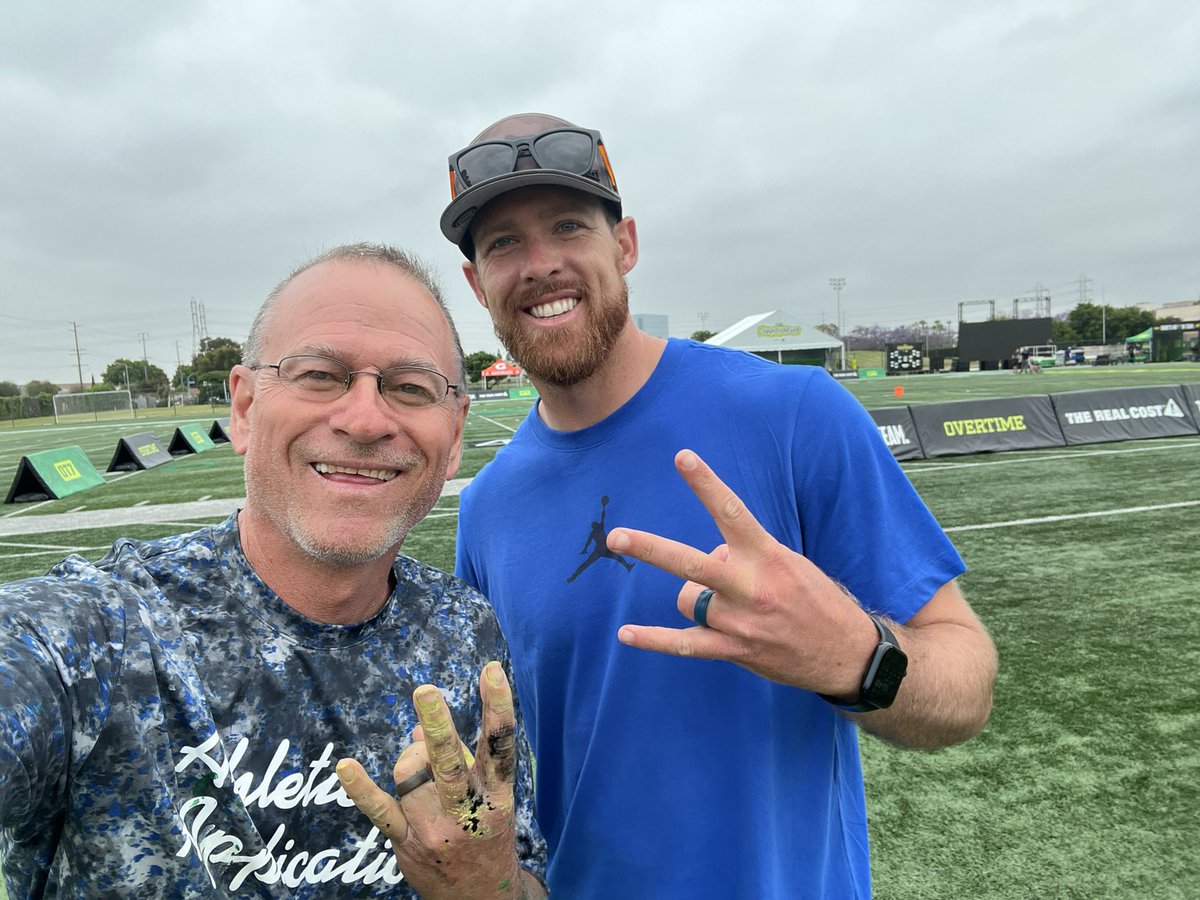 In LA for a little paint job and bumped into @Taylor_Kelly10 One of my @ASUFootball favorites #GoDevils