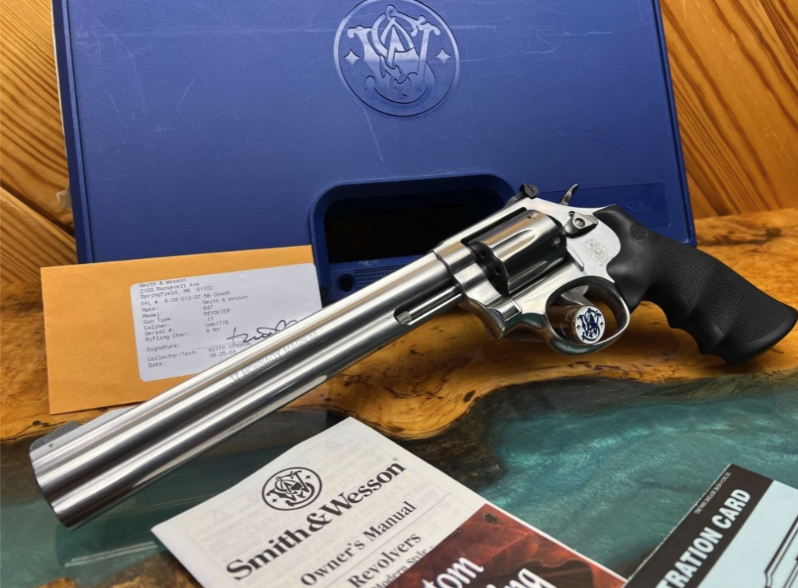 #WheelgunWednesday with GunBroker:
Smith & Wesson Model 647 .17 HMR!
🔥 View here: bit.ly/3P7nkfw

#gunbroker #smithwesson #17hmr