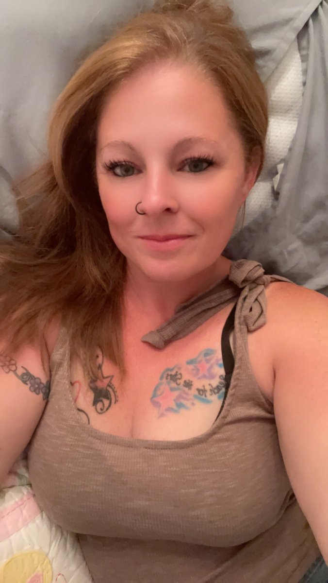 bubbles471981's tweet photo. In every woman there is a Queen! #Colorado #coloradogirls #denverwomen #smile #TheFlashMovie #coloradowomen #beautiful #beautifulgirls https://t.co/b1AXaLKzNA