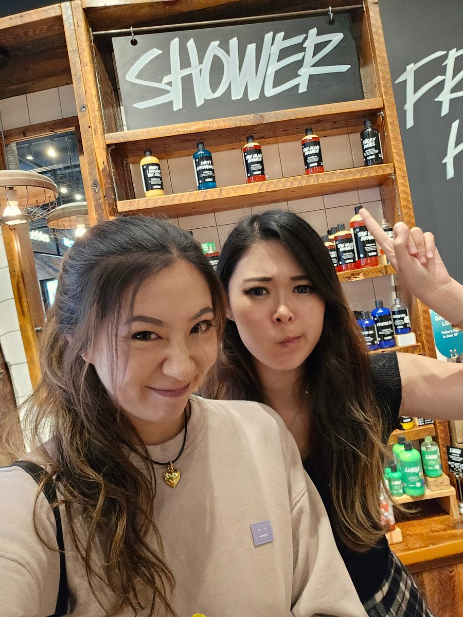 fuslie tweet picture