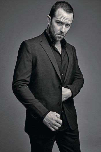 PMaratonando's tweet photo. Parabéns Sullivan Stapleton ! Hoje o ator, está completando, 46 anos. 🥳🎂🎉
#HappyBirthdaySullivanStapleton #SullivanStapleton https://t.co/AKaFH0zySu