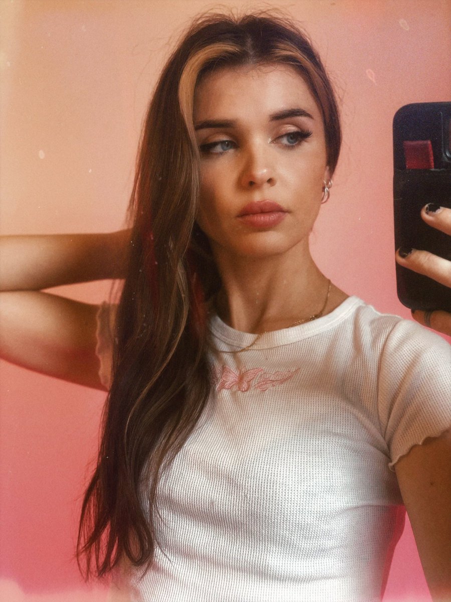 Samwitch on Twitter: “Chat is this real”