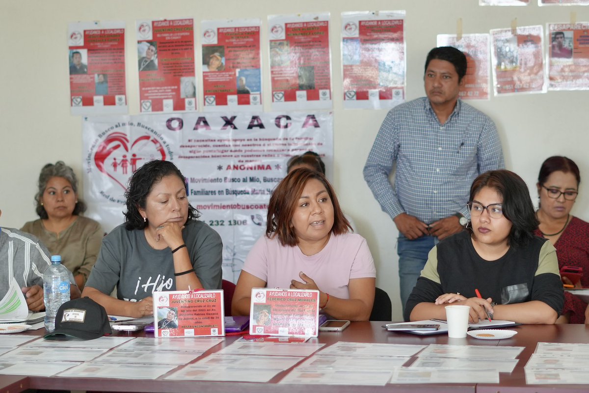 lizarroyo4t's tweet photo. Asistí a la reunión de trabajo con colectivas, colectivos y familiares de personas desaparecidas en el Estado de Oaxaca, para establecer puntos de acuerdo con titulares y coordinadores de la #CEBPEO, del CADH Oaxaca, personal de la Vicefiscalía de Atención a Víctimas y el Titular de la #CEAV Oaxaca.
A esta reunión también asistieron las compañeras diputadas Nancy Benítez, Maria Luisa Matus, Tania Caballero y Haydeé Reyes.
@CongresoOaxaca_
#LizArroyo