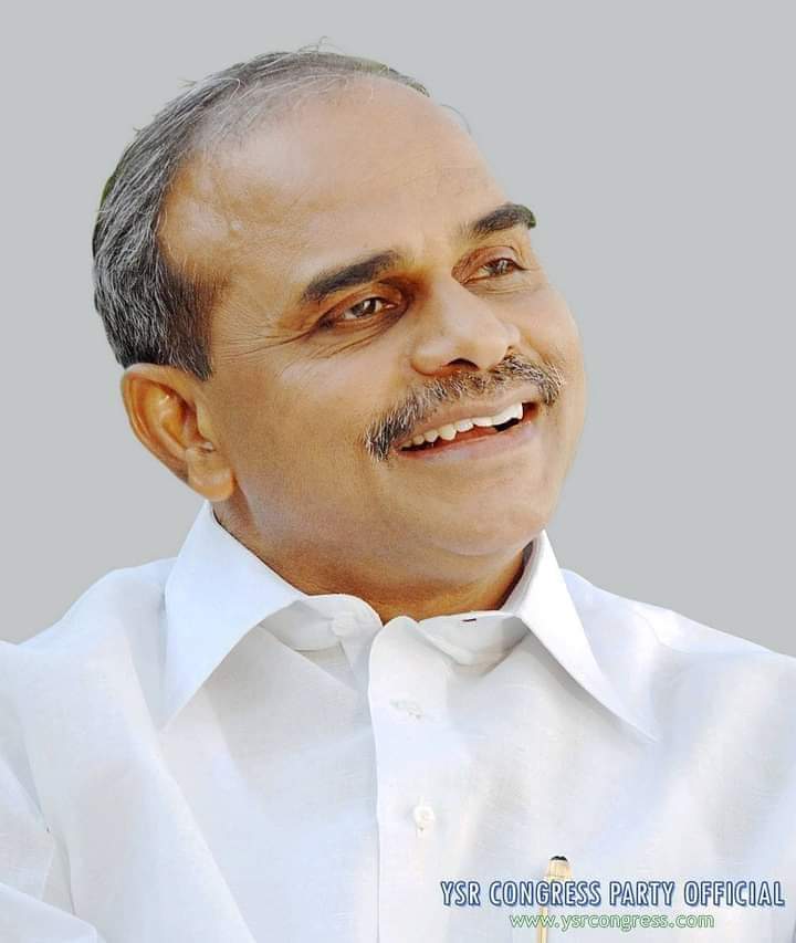 chennamsettyva1's tweet photo. మ‌ట్టిని న‌మ్ముకున్న వ్య‌క్తి రాబోయే రోజుల్లో ధ‌న‌వంతుడు కావాల‌ని కోరుకున్న గొప్ప నాయ‌కుడు డాక్ట‌ర్ వైయ‌స్ఆర్‌
#YSRForever https://t.co/y39KHllJK6