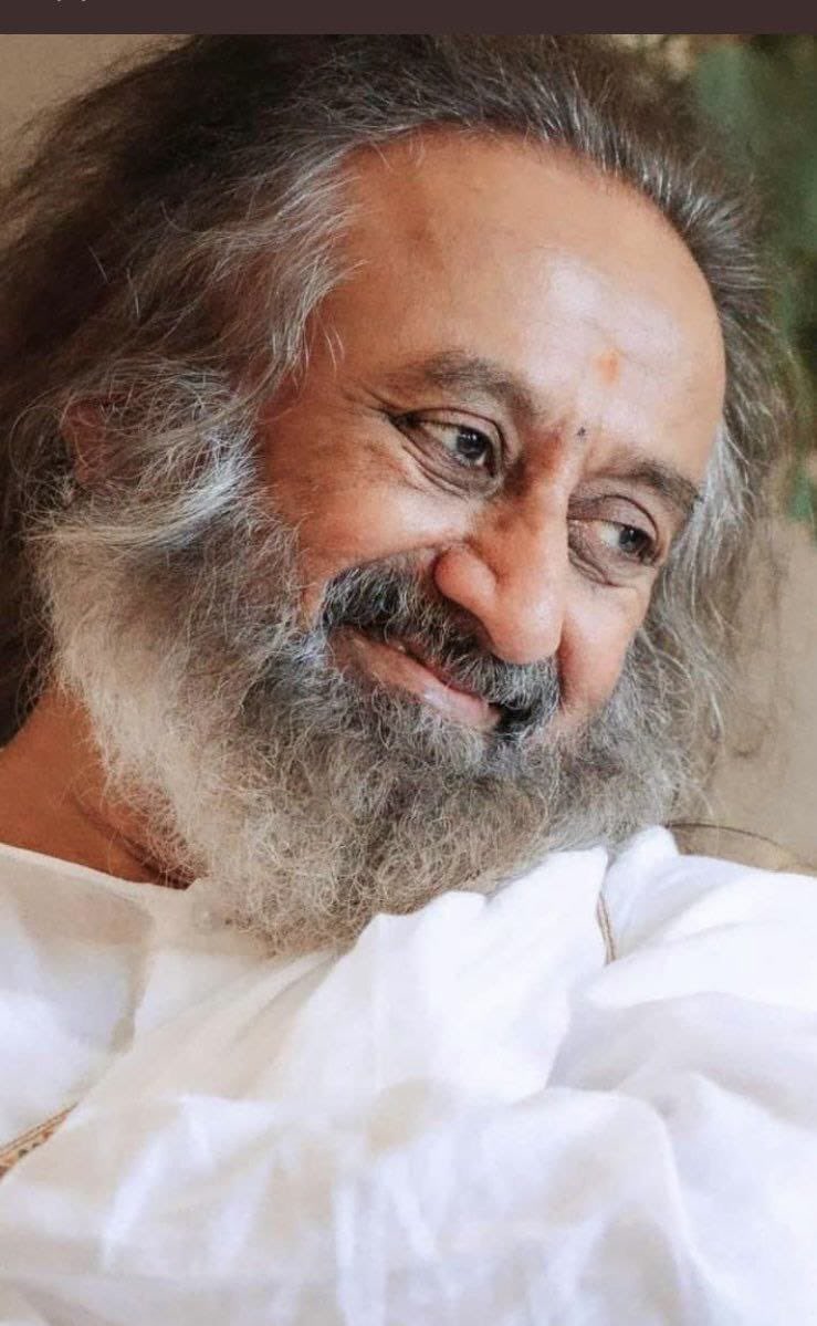 jainajgd's tweet photo. Three things to hold on to - sharpness in the intellect, happiness in the mind and tenderness in the heart. - Gurudev @SriSri #ThursdayMotivation https://t.co/fQcjwEdvY6