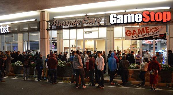 ModernNotoriety's tweet photo. Kids today will never know midnight releases at Gamestop 🎮 https://t.co/gHS800bwgI