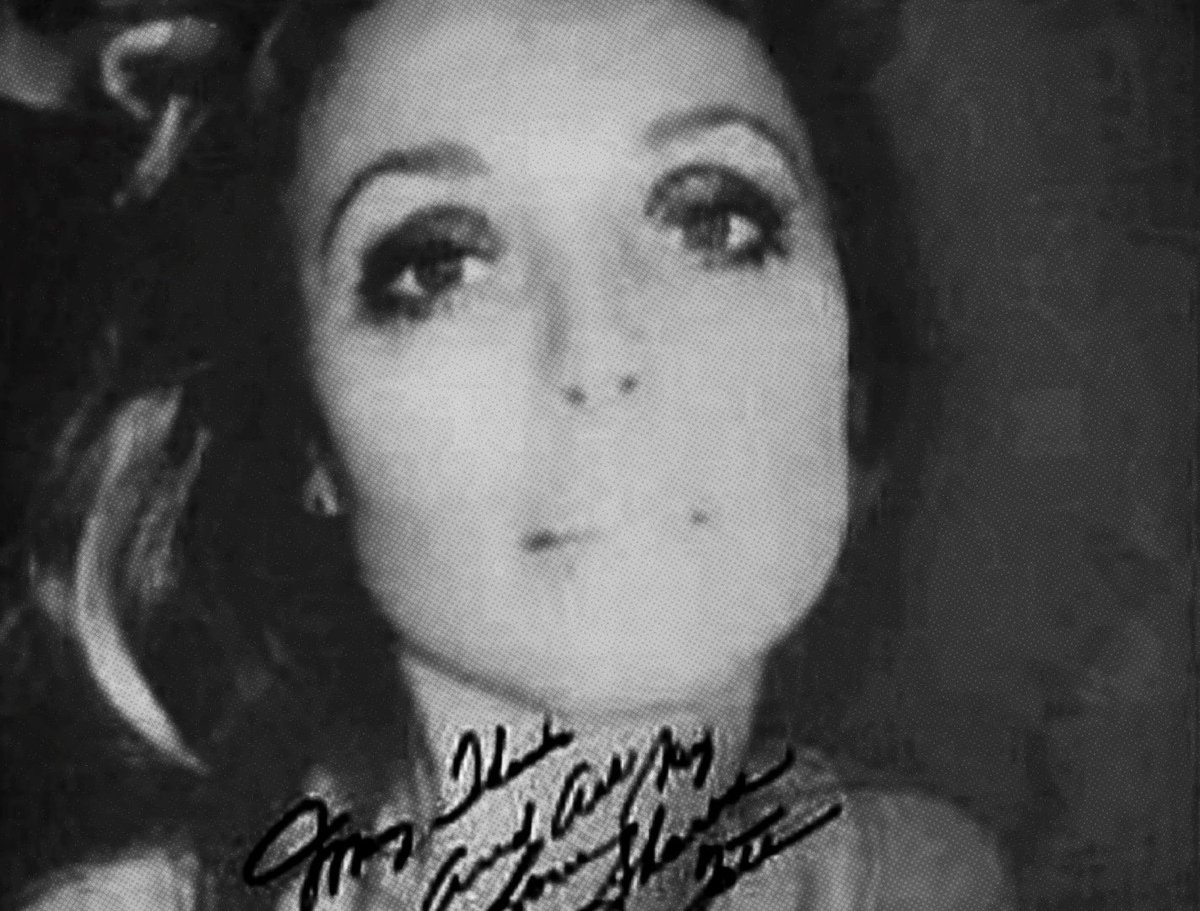thinking about how sharon tate took a selfie, autographed it and gave it to her dentist.