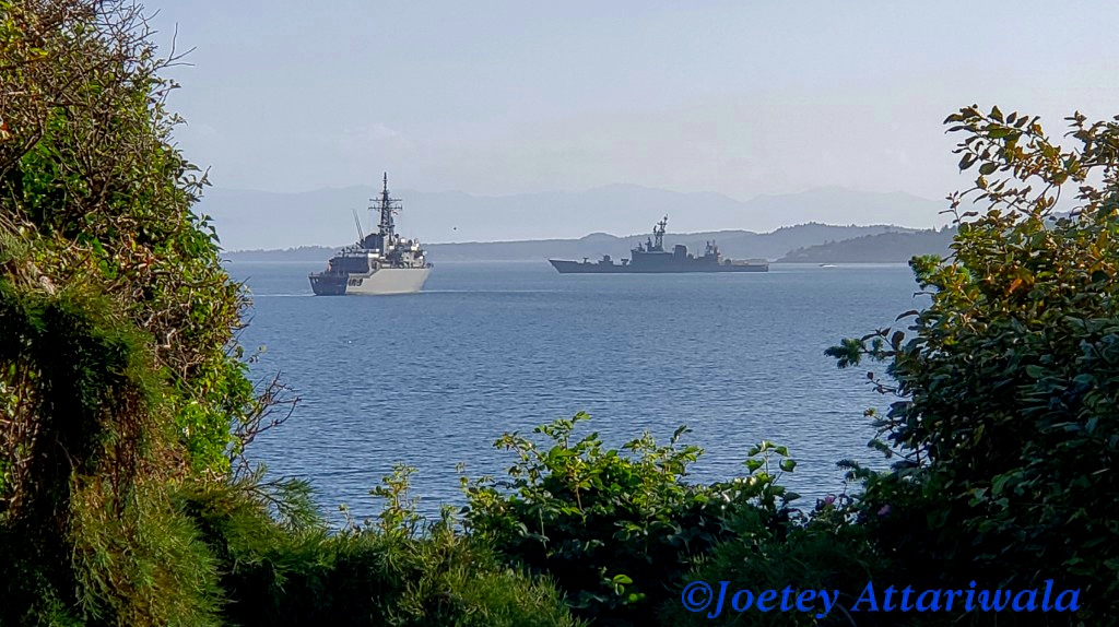 Wonderful to see ships of the Japan @JMSDF_SDF_ENG Training Squadron arrive for a visit to Victoria BC #Canada and Maritime Forces Pacific (@MARPAC_FMARP).  

@ModJapan_en Japanese Ships Kashima and Hatakaze look good in the evening sun.

#navy #rcn #japan