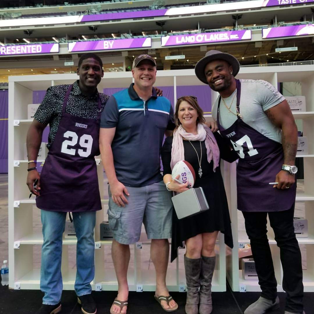 My favorite picture from this event with two of my forever favorite Vikes! My mother in law said I looked 'elfish' even though I was wearing heels! 🤣 💜💛💜💛@XavierRhodes29_ @EversonGriffen