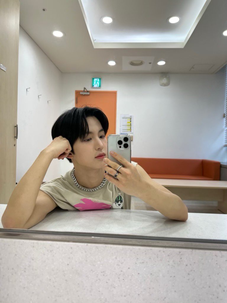 Eightest 봤어?! 나 번지 뛰었다ㅏㅏㅏ🐒🐒

#은휘 #HWI