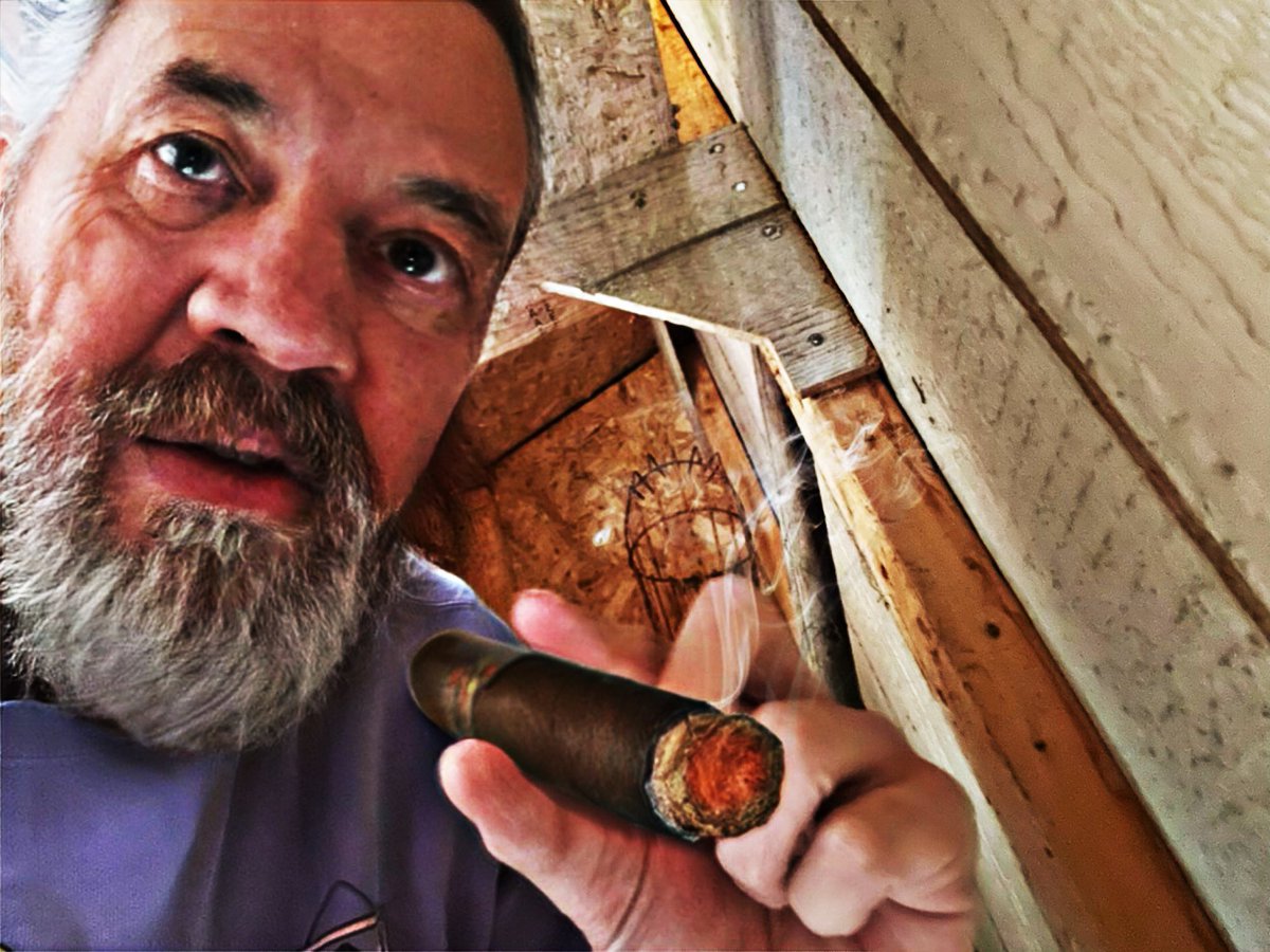 elirymagee's tweet photo. Thought I’d take time out of my cigar smoking marathon to say thank you to everyone for the birthday wishes! #FlagDay2023 https://t.co/7QraffYHaR