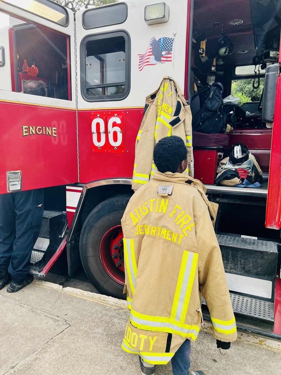 The <a href="/austinfiredept/">Austin Fire Dept</a> paid a visit to our Thunderbirds <a href="/THESThunderbird/">Travis Heights Elementary School</a> Summer Camp today! <a href="/AISDElementary/">@AISDElementaryProud</a>
