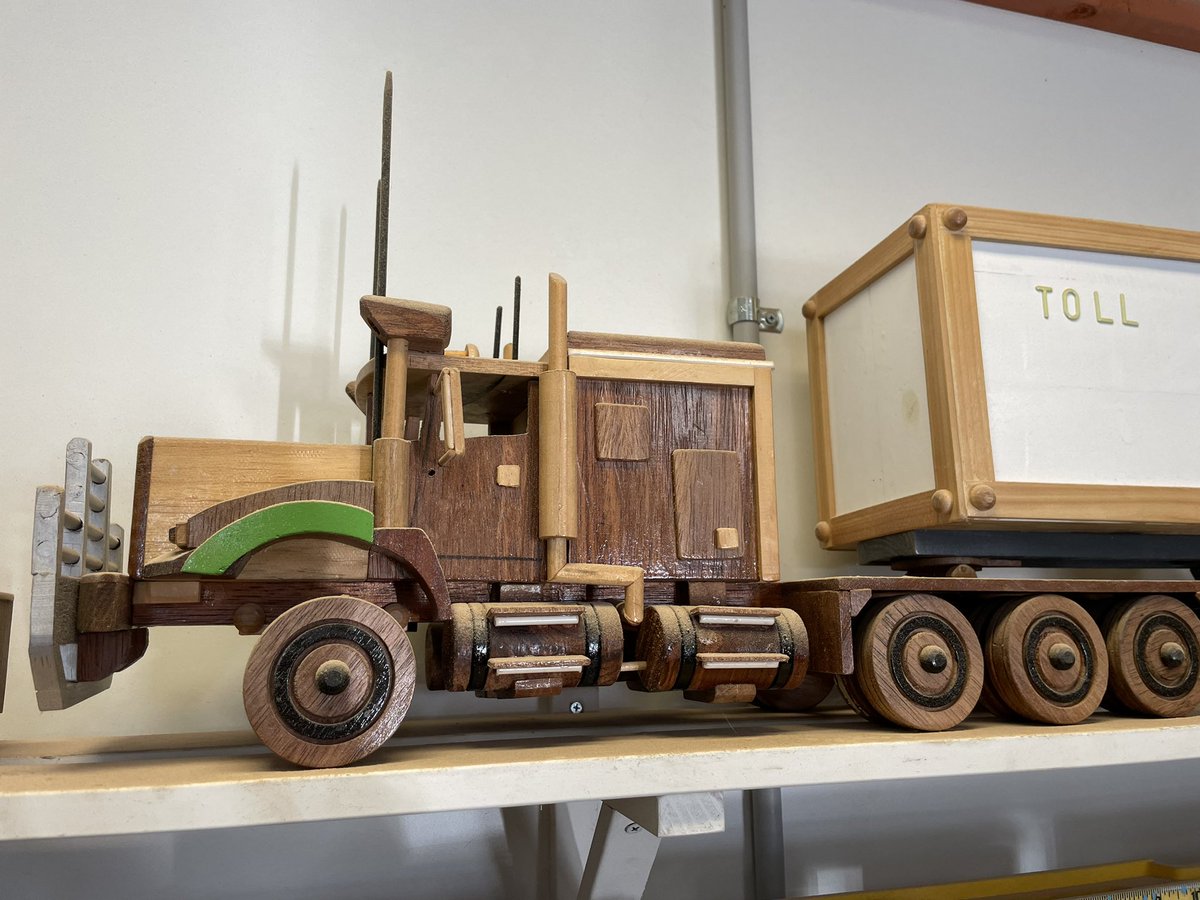 Spencer Howson 📻 tweet media