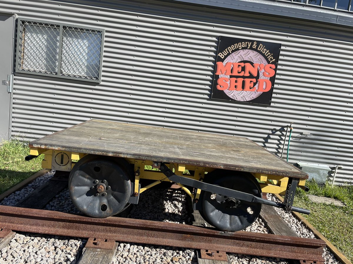 Spencer Howson 📻 tweet media