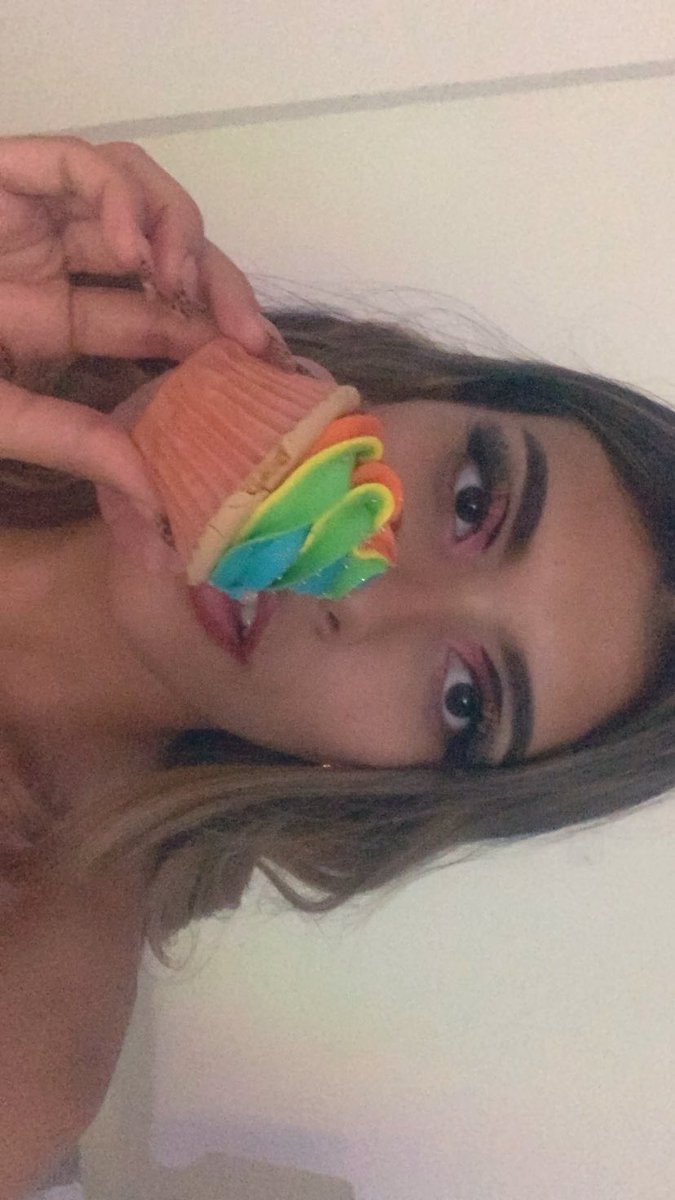 Oxiri24's tweet photo. 🌈

#candy https://t.co/uLlCBghM5r