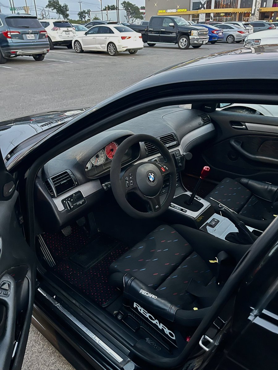 _recaro's tweet photo. Everyone has this need to be the lowest &amp; have the most clapped out body. Whatever happened to the days of having a clean car inside &amp; out whether it was static or bagged?! Y’all care too much to be different but have a horrible body, give a damn about your car lol it’s not hard https://t.co/TDUgU5mN6N