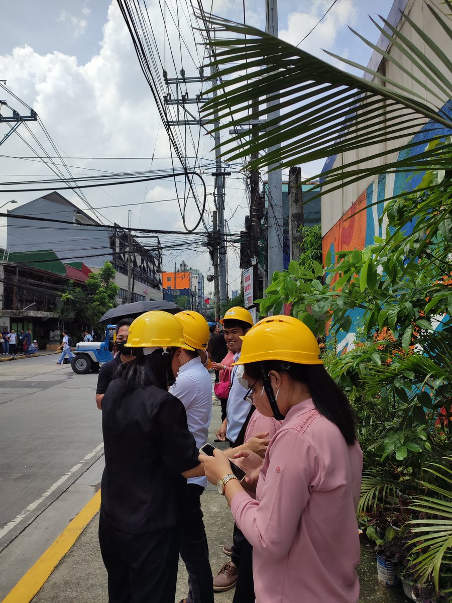 azereraser's tweet photo. LOOK: Employees of the @DOLE_NWPC at the Dy International Bldg. in Malate, Manila were asked to evacuate following an earthquake on Thursday morning. https://t.co/FbhflOaPiu
