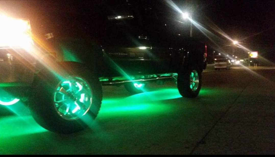 TattedTraderGuy's tweet photo. I love trading, I love my family, but I fkn love my truck and it's a perfect night to take it out. Don't see the road too much these days.
#SouthernShit
#20'son30's https://t.co/2TrwI5ZE34