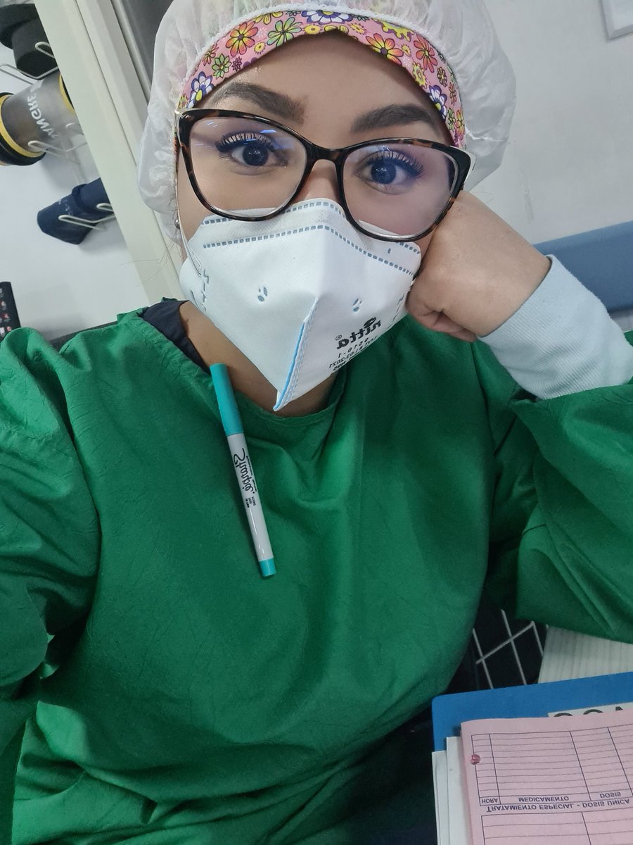 ah_tg16's tweet photo. En la trabajación, porque ricos solo mis besos... https://t.co/VLH4ZJlsfy