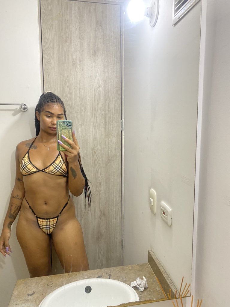 cassiani_aura's tweet photo. 🥵 https://t.co/kz9ABFE1pl